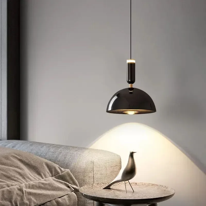 Elegant LED-hængelampe: Justerbar og Stilfuld Belysning