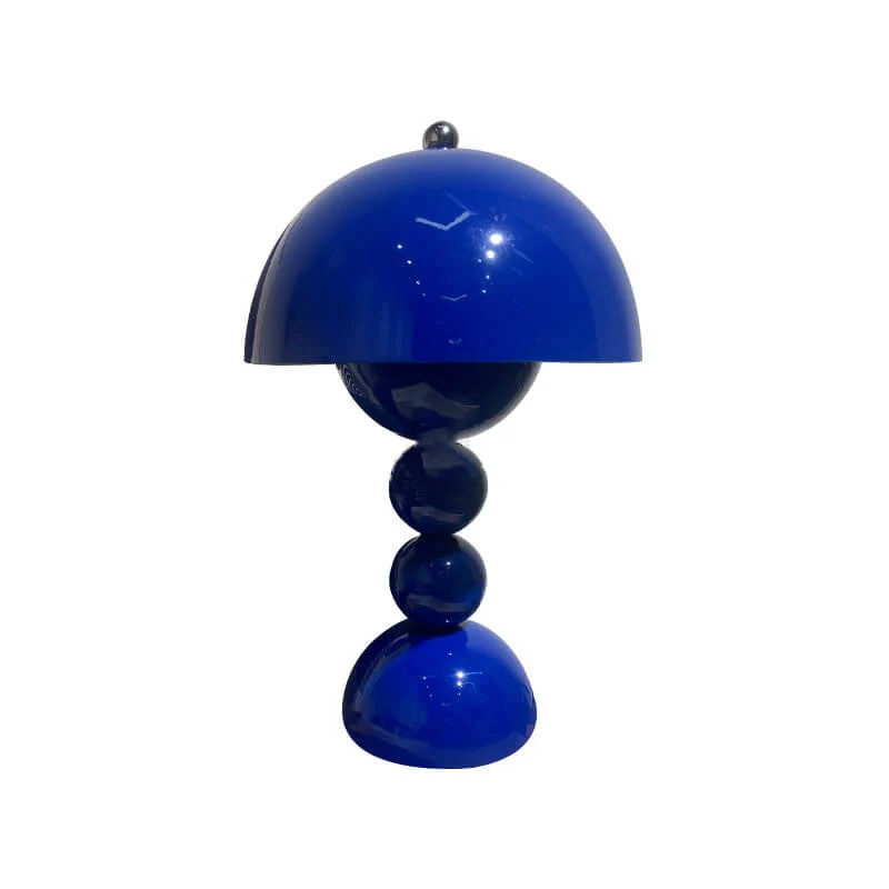 Elegant Nordisk Bordlampe med Moderne Svampedesign
