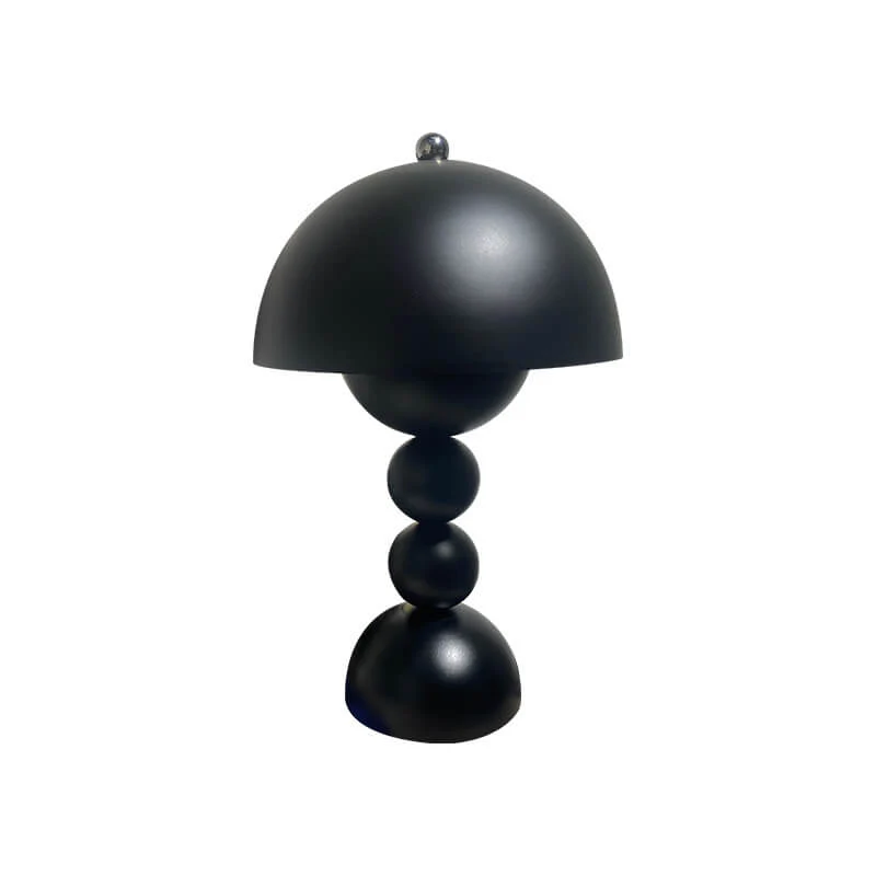 Elegant Nordisk Bordlampe med Moderne Svampedesign