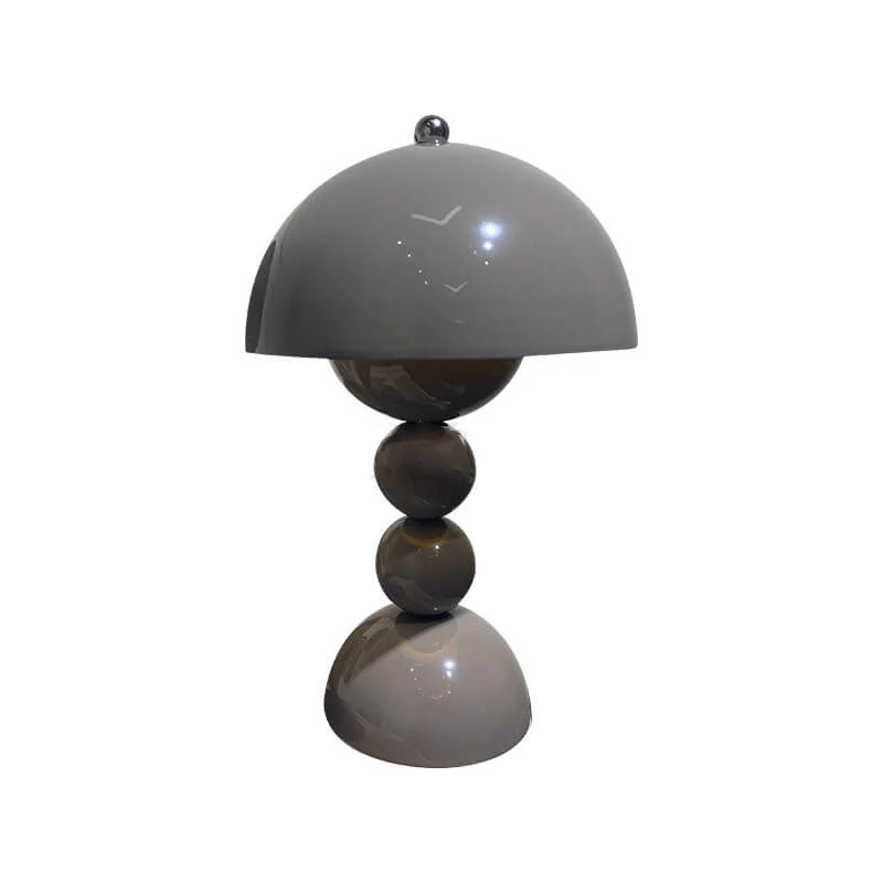 Elegant Nordisk Bordlampe med Moderne Svampedesign