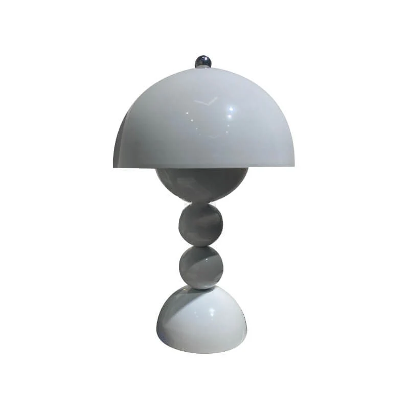 Elegant Nordisk Bordlampe med Moderne Svampedesign