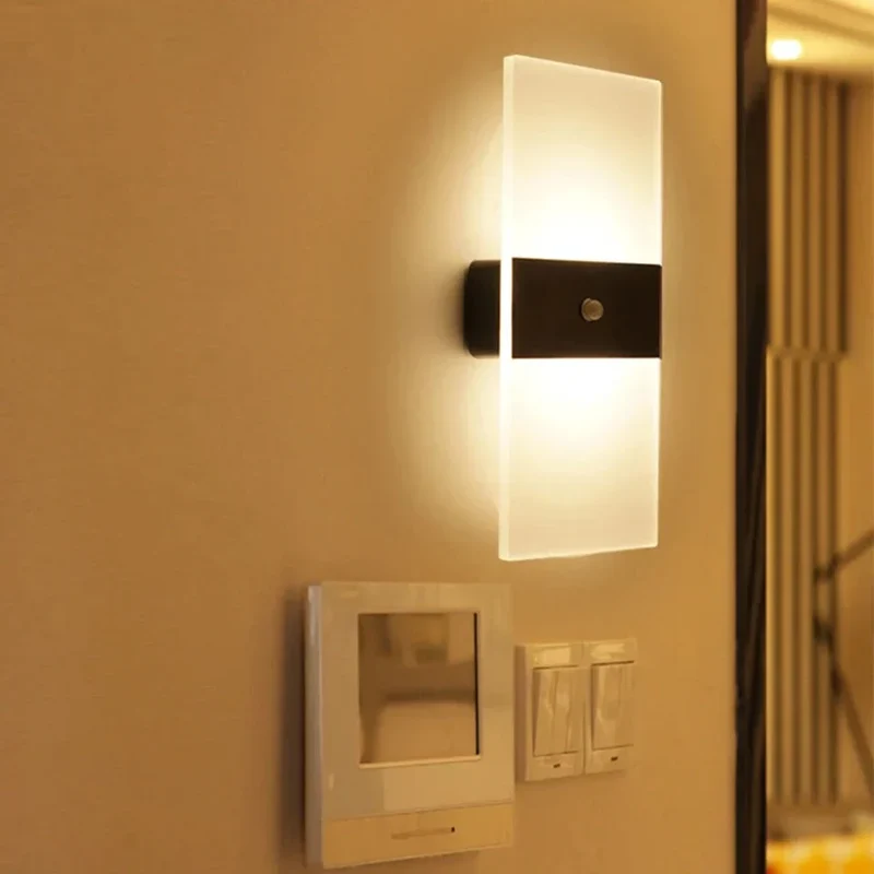 Elegant LED-væglampe til fleksibel indretning