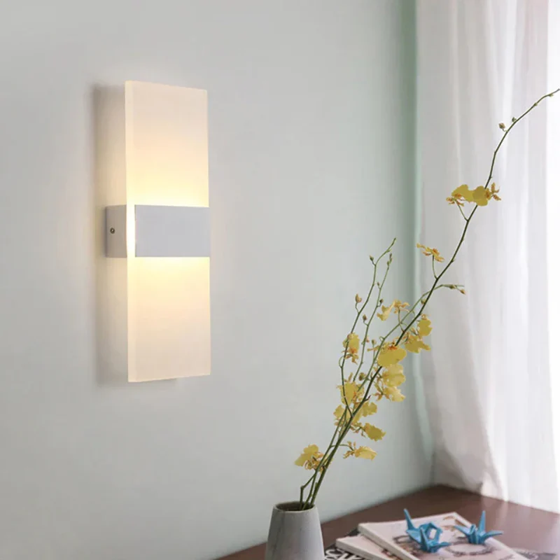 Elegant LED-væglampe til fleksibel indretning