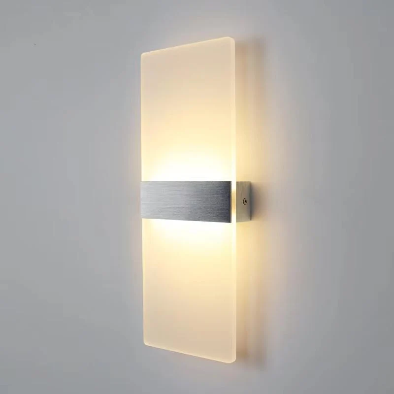 Elegant LED-væglampe til fleksibel indretning