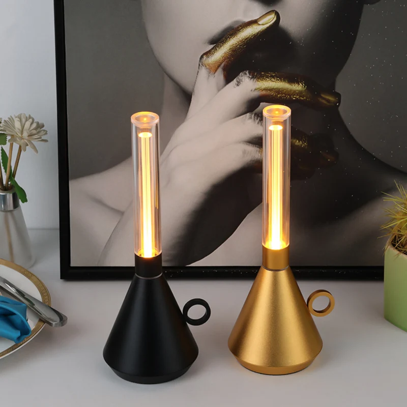 Bærbar Genopladelig Lampe med Lang Batteritid til Alle Miljøer