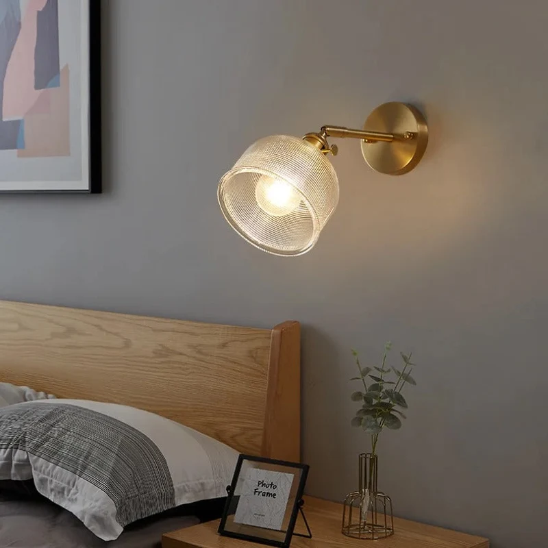 Justerbar Væglampe med Ribbet Glas og Nordisk Design