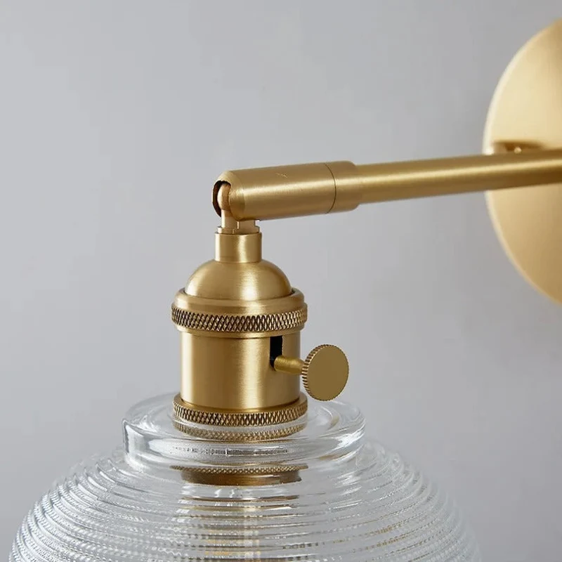 Justerbar Væglampe med Ribbet Glas og Nordisk Design