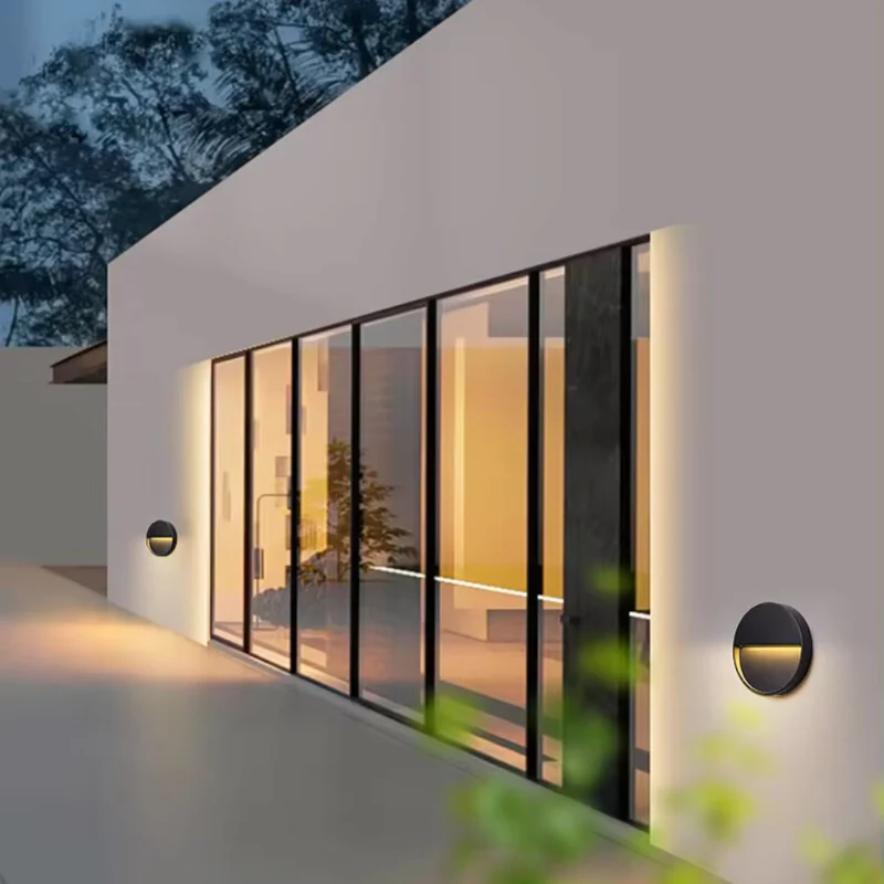 Elegant IP65 LED Trappelygte til Sikker Udendørs Belysning