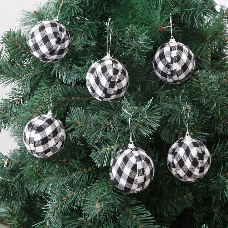 Rustikke Plaid Julekugler – Hygge til Dit Juletræ