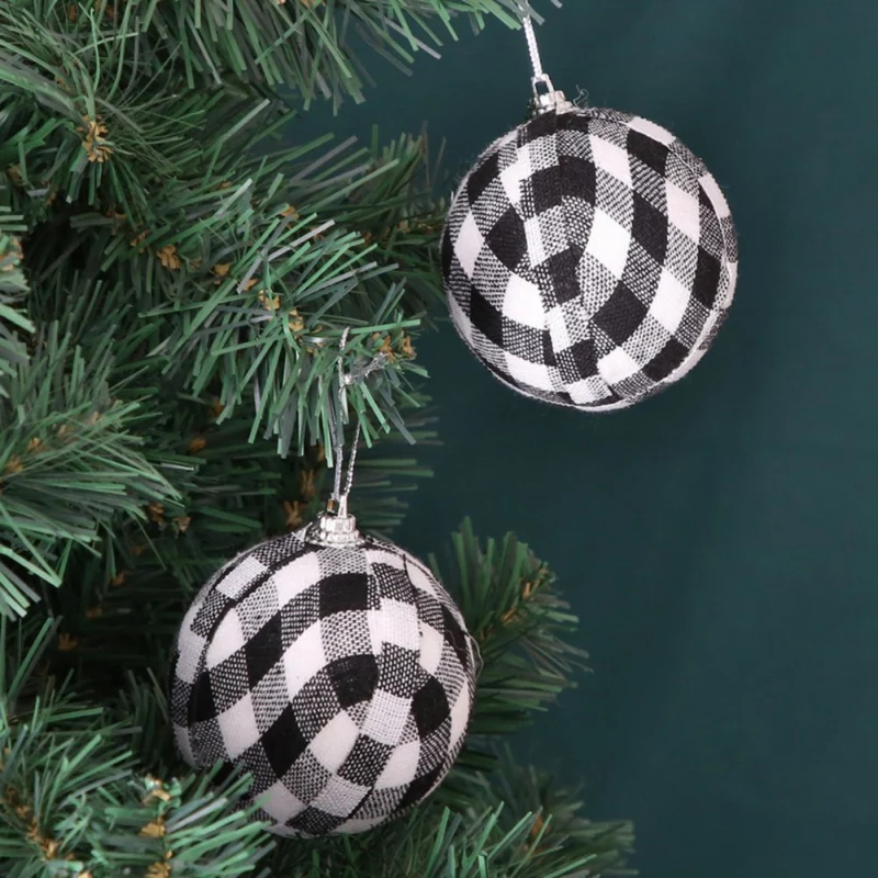 Rustikke Plaid Julekugler – Hygge til Dit Juletræ