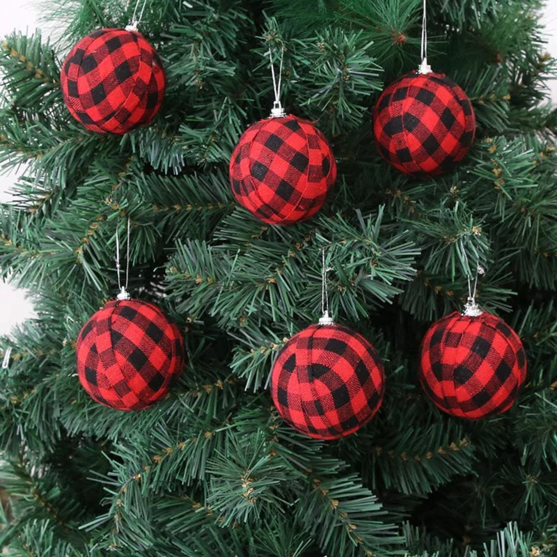Rustikke Plaid Julekugler – Hygge til Dit Juletræ