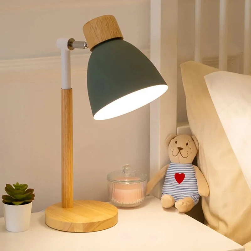 Elegant Bordlampe med Justerbart Lys og Nordisk Design
