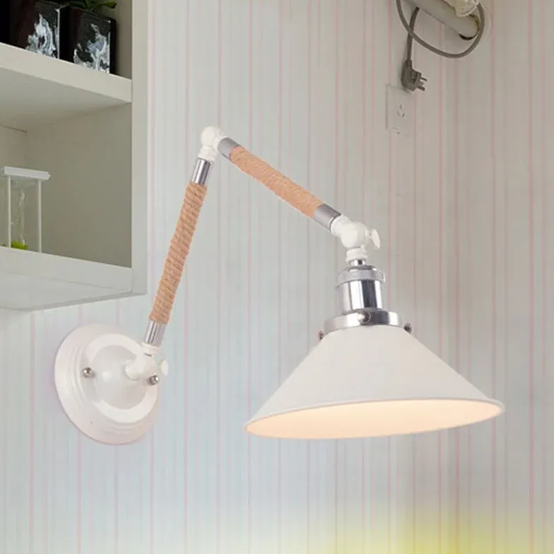 Elegant Væglampe med Justerbare Arme og Moderne Design