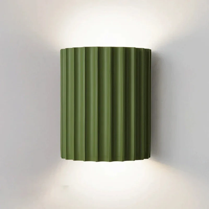Elegante væglamper i harpiks med energibesparende LED