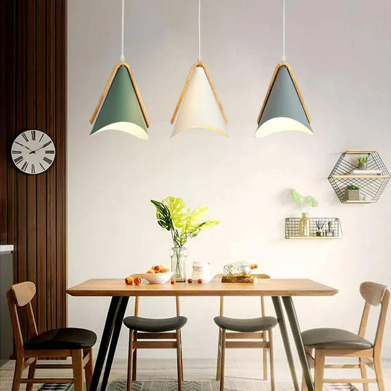 Elegant LED-træpendel: Skab atmosfære med stilfuldt design