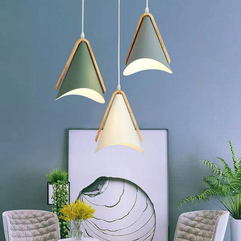 Elegant LED-træpendel: Skab atmosfære med stilfuldt design