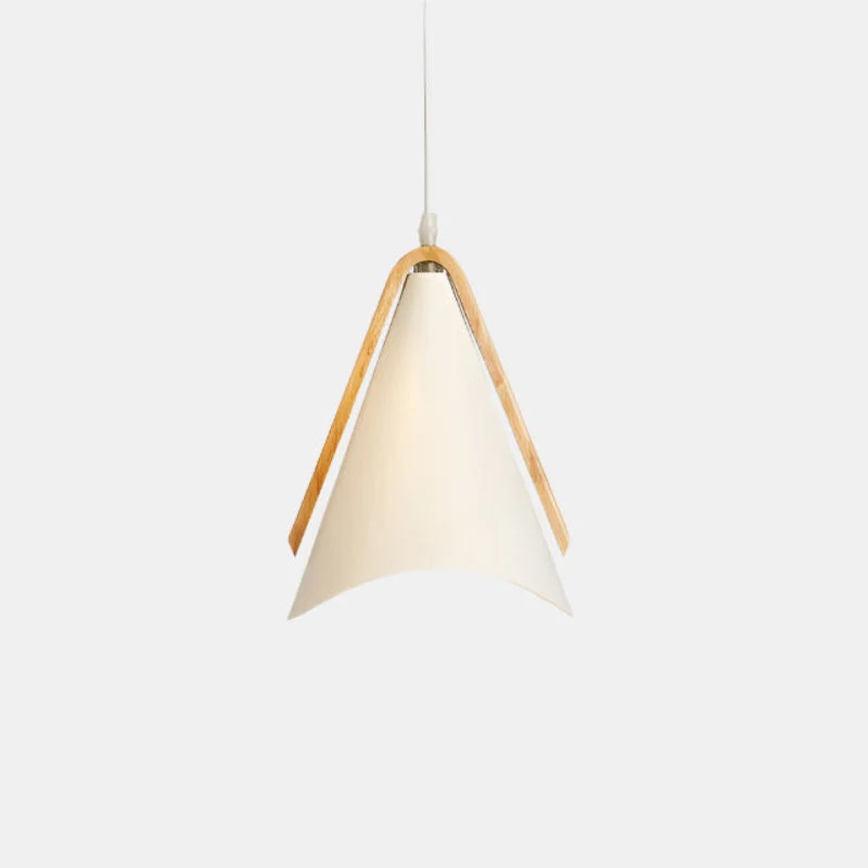 Elegant LED-træpendel: Skab atmosfære med stilfuldt design