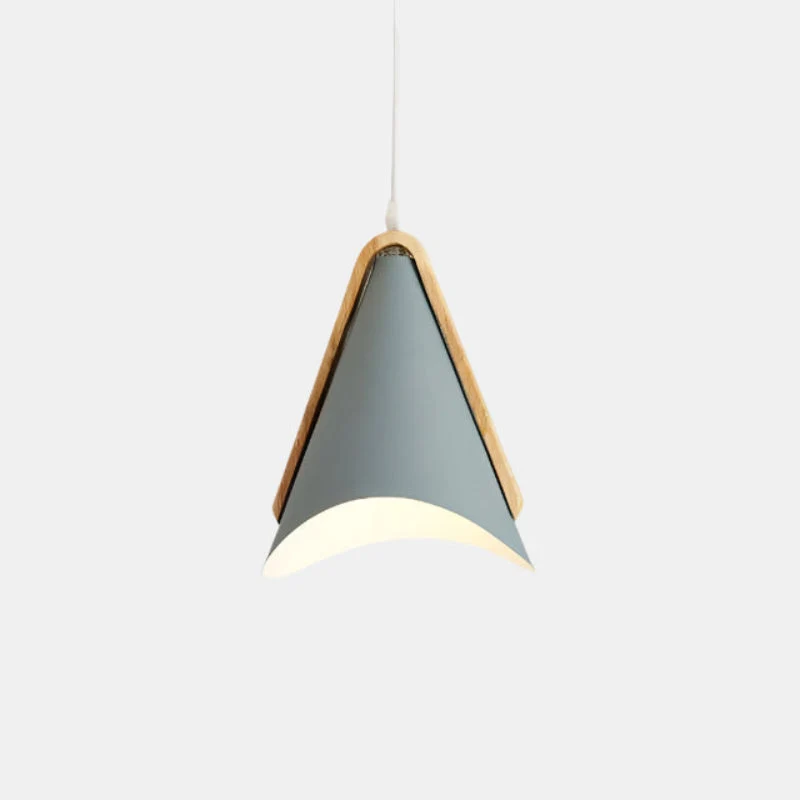 Elegant LED-træpendel: Skab atmosfære med stilfuldt design