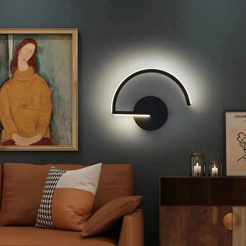 Stilren LED-væglampe med blødt lys til stue og soveværelse