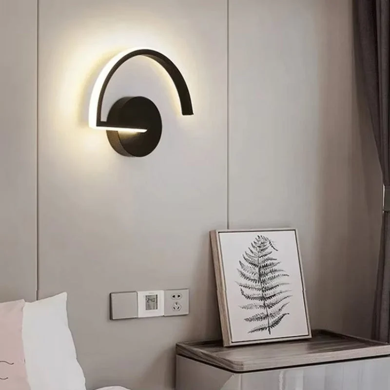 Stilren LED-væglampe med blødt lys til stue og soveværelse