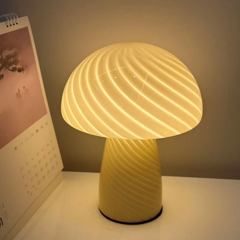 Stilfuld Svampebordslampe i Glas - Skab Hyggebelysning