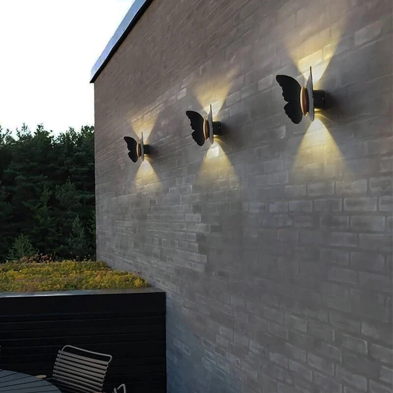 Elegant Udendørs LED Væglampe med Energibesparende Lys