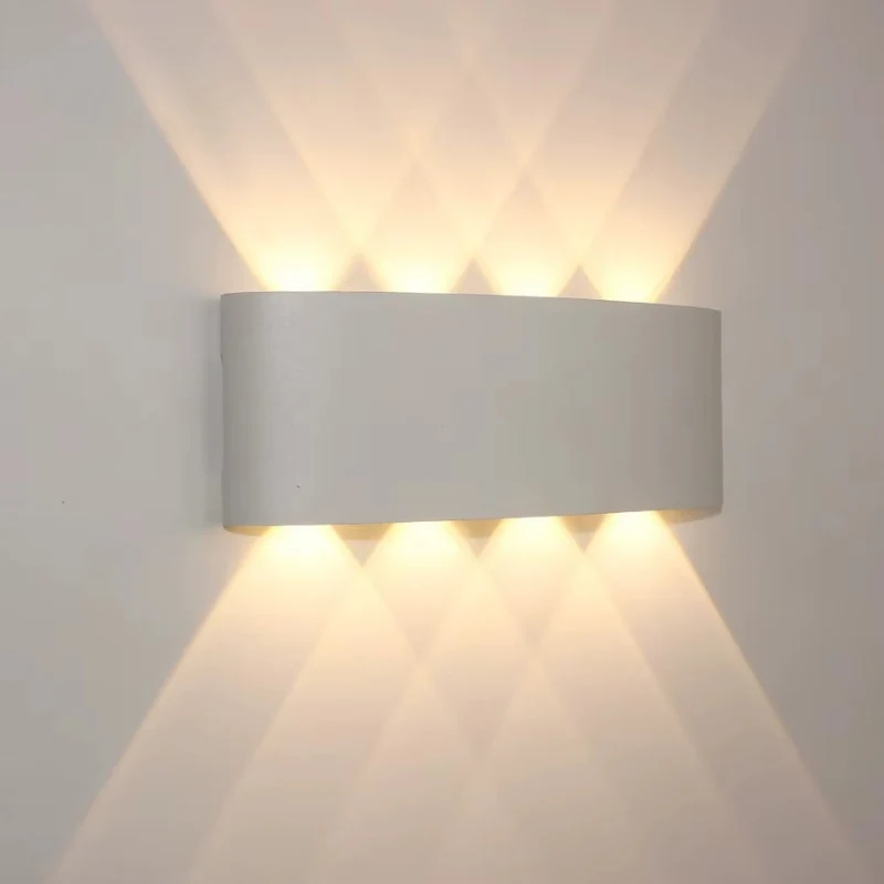 Elegant Udendørs LED-lampe - Vejrbestandig og Stilfuld