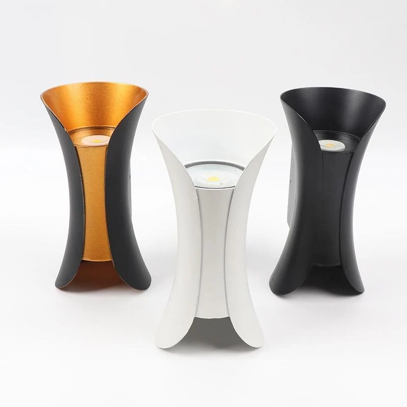 Elegant LED Væglampe med Energibesparende Funktion