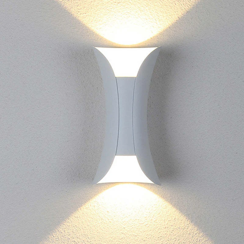 Elegant LED Væglampe med Energibesparende Funktion