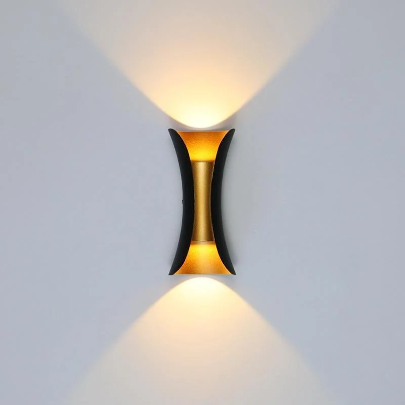 Elegant LED Væglampe med Energibesparende Funktion