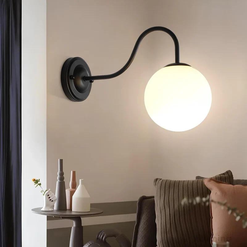 Stilfuld LED Væglampe i Glas – Energibesparende Elegance