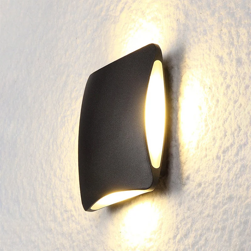 Stilfuld LED-Væglampe med Geometrisk Design og Blød Belysning