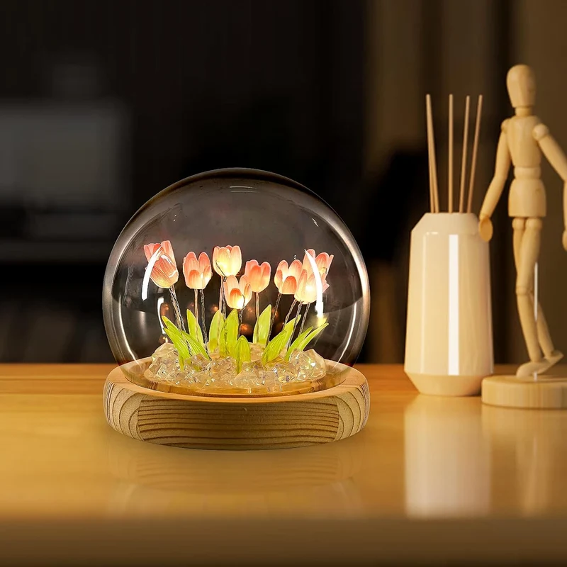 Tulipan Nattelys i Glaskuppel – Skab Hygge og Elegance