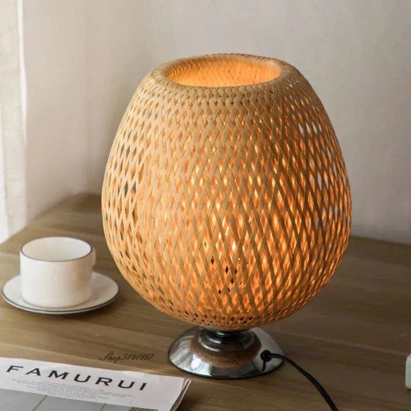 Naturlig Bamboe Bordlampe for Hygge i Dit Hjem