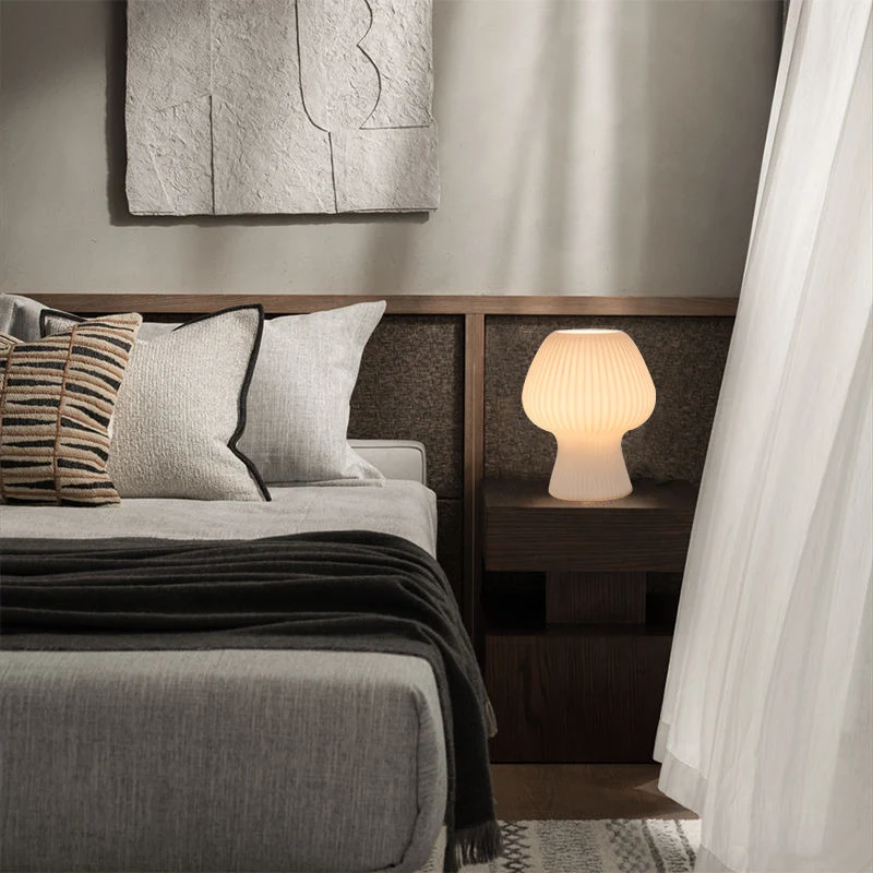 Vintage Bordlampe med Hyggebelysning og Klassisk Design