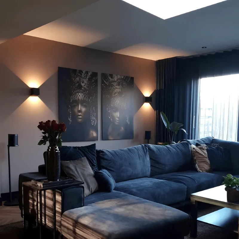 Elegant LED-væglampe med sensor for automatisk belysning