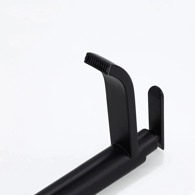 Elegant Mat Sort Vandhane med Enkel Greb og Moderne Design