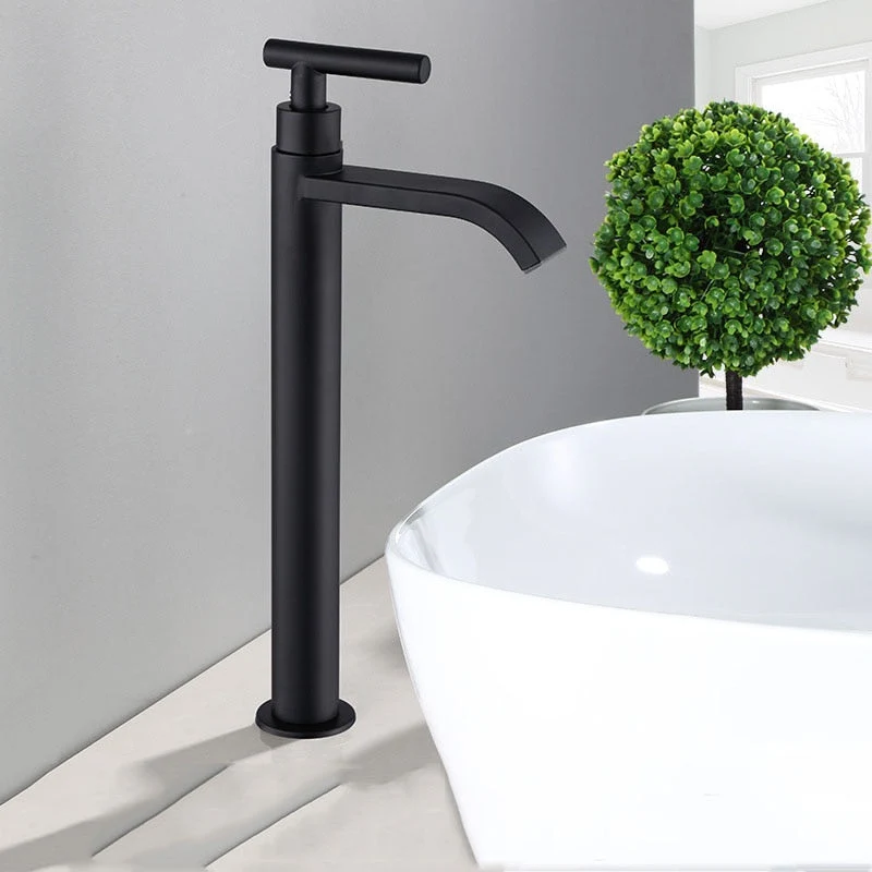 Elegant Mat Sort Vandhane med Enkel Greb og Moderne Design