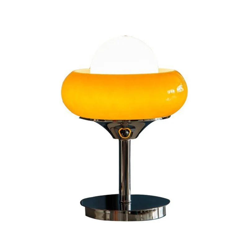 Retro Bordlampe i Gult Glas – Skab Hygge og Stil