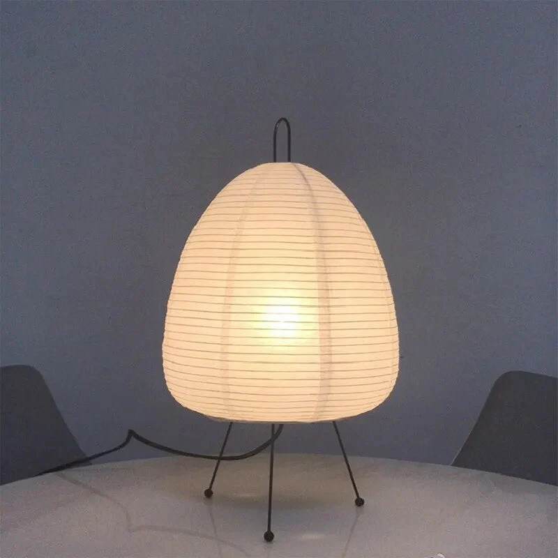 Elegant Natlampe med Rispapirskærm og Tripod Base