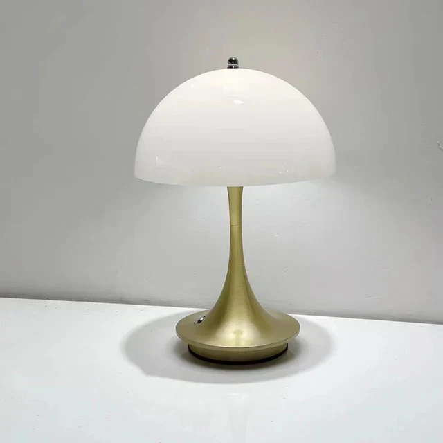 Trådløs Natlampe med Genopladelig LED og Stilrent Design