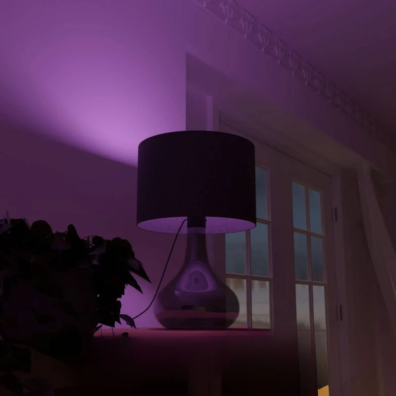 Moderne Natlampe med Dobbeltpære og Elegant Metaldesign