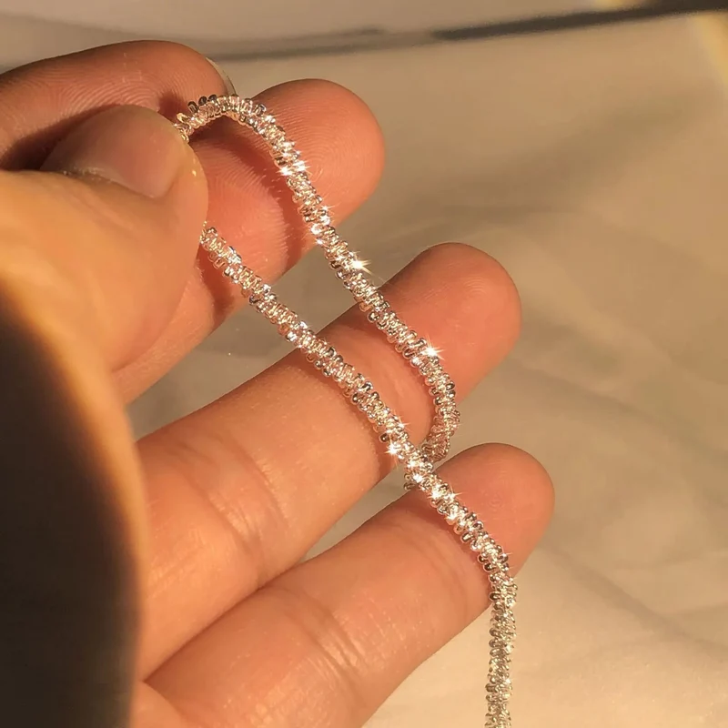 Elegant Sølv Armbånd med Vandinspireret Design, Perfekt Gave