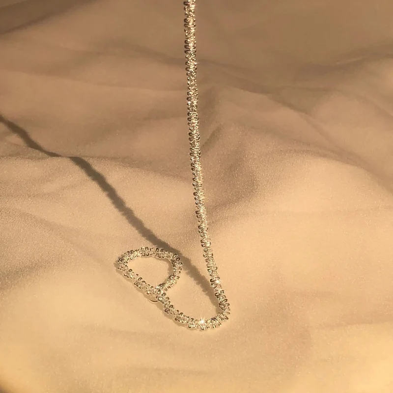 Elegant Sølv Armbånd med Vandinspireret Design, Perfekt Gave