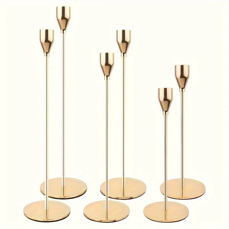 Guldfarvede Lysestager i Metal - Elegant og Moderne Design