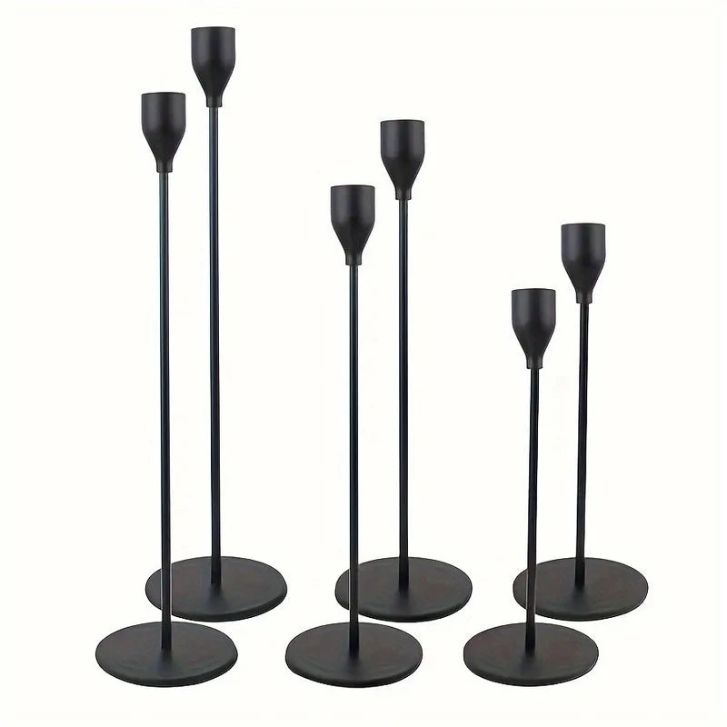 Guldfarvede Lysestager i Metal - Elegant og Moderne Design