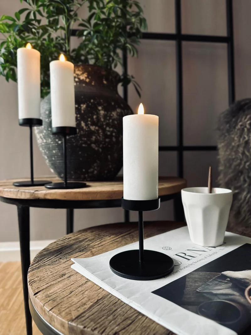 Minimalistiske Lysestager i Metal til Stilfuld Indretning