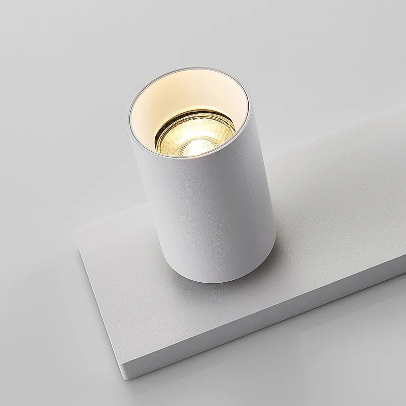 Justerbare Loftspots i Hvidt Aluminium til Moderne Belysning