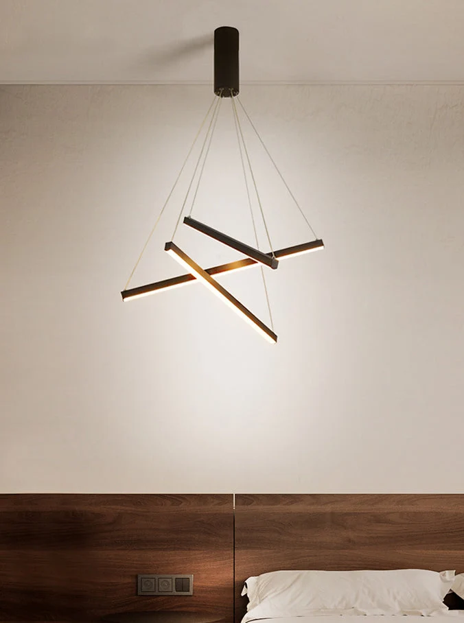 Moderne LED Lysekrone i Sort Metal – Fleksibel Belysning