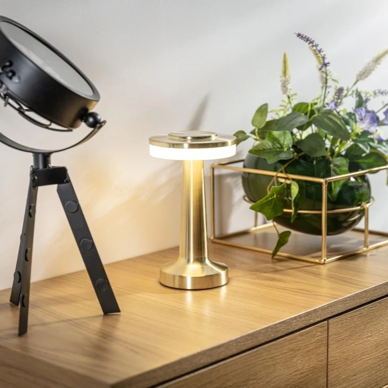 Trådløs LED Bordlampe med Genopladeligt Batteri